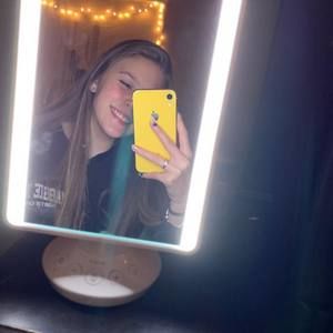 Meet your Posher, Raynie